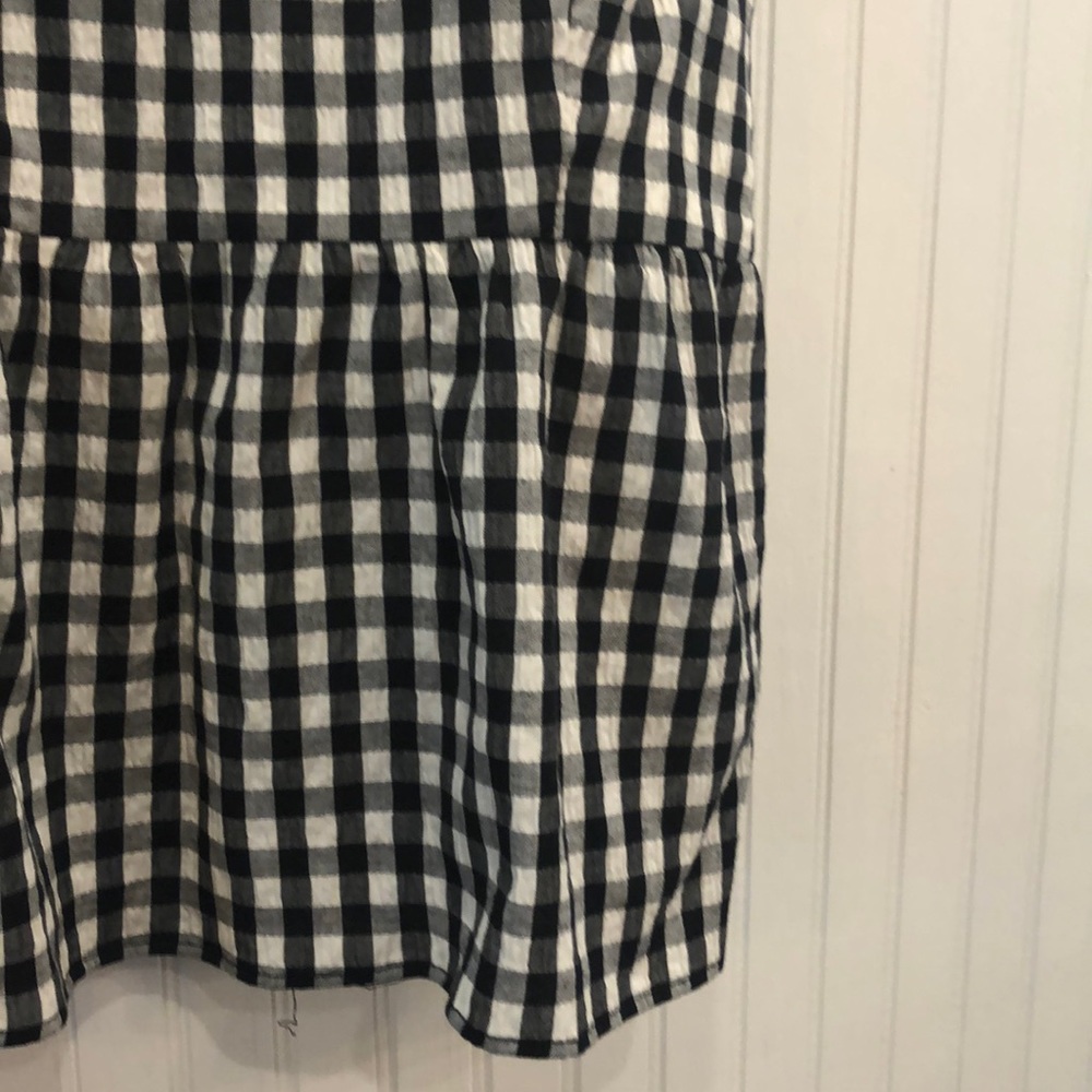 Fun Spring Checked Top! - image 3